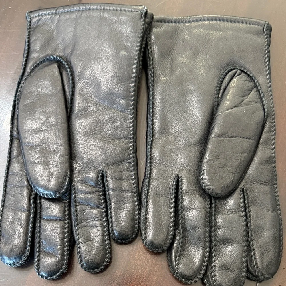 Vintage Women’s Black Leather Gloves  with plush lining ✨Medium